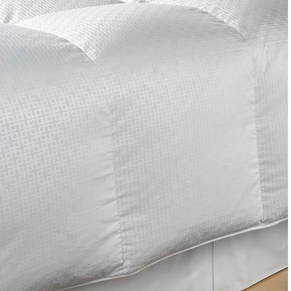 Hotel collection goose down light weight